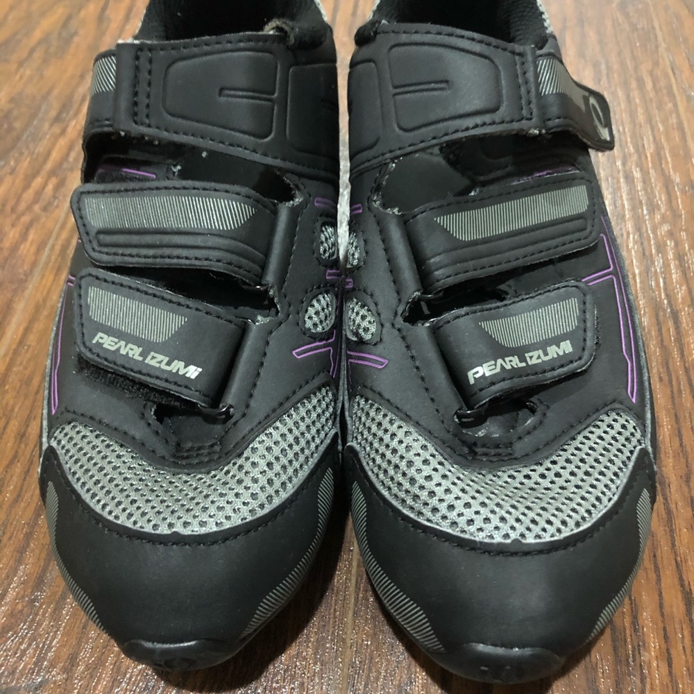 Pearl Izumi Women’s Indoor Cycle Shoes w/ Clips